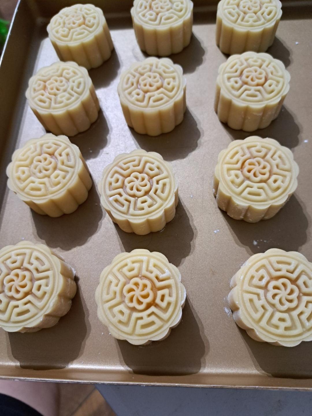 广式月饼—蛋黄莲蓉月饼