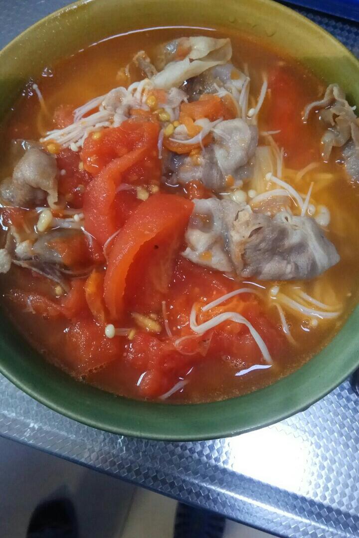 金针菇肥牛番茄锅