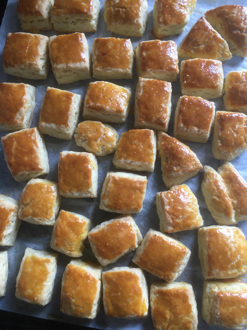 【视频】3分钟 奶油司康Scone(可能是世界上最快手的司康) 消耗淡奶油～