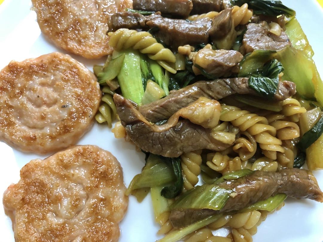 牛柳炒意面