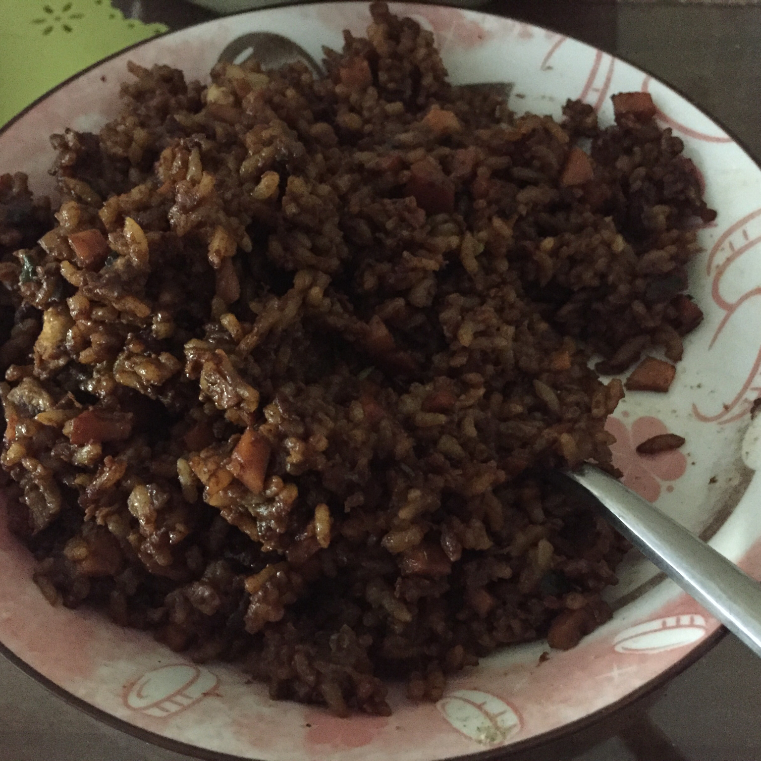 据说是 正宗酱油炒饭