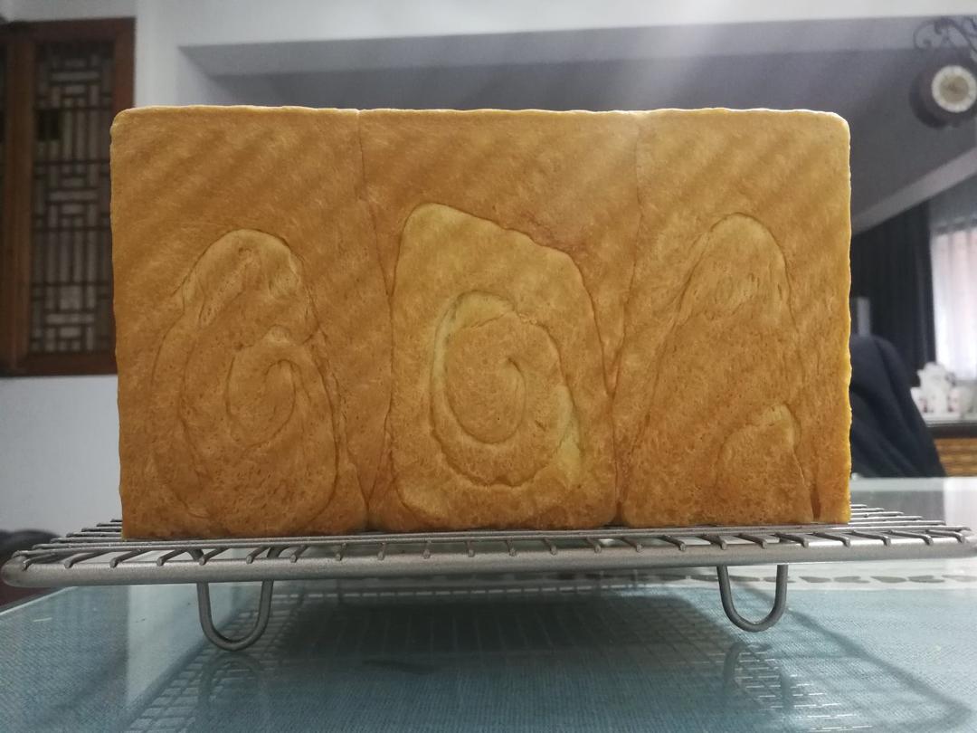 吐司，奶香手撕面包，超级香浓