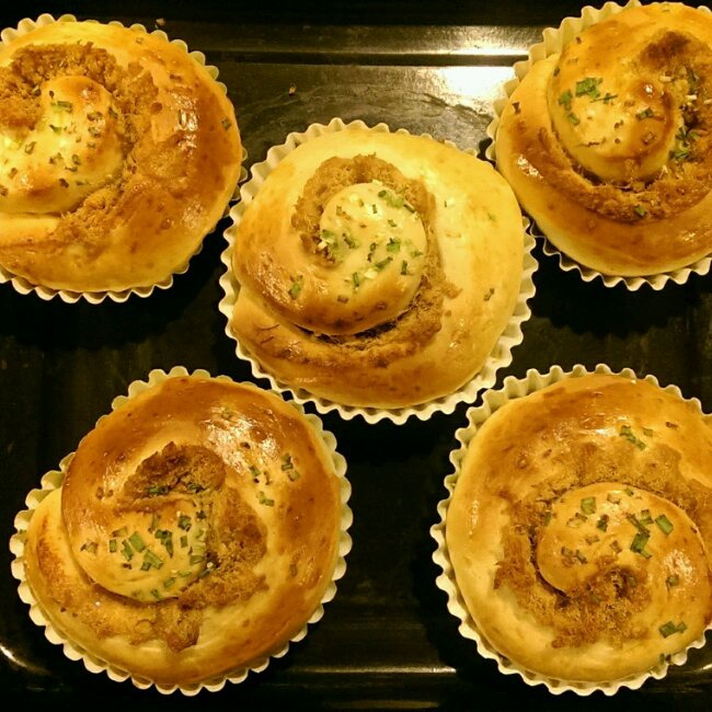 香葱肉松面包卷