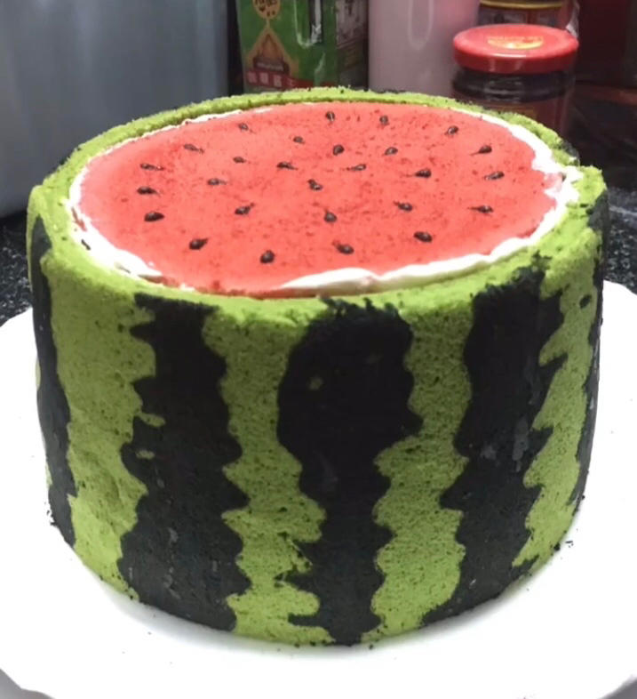 西瓜造型奶油蛋糕