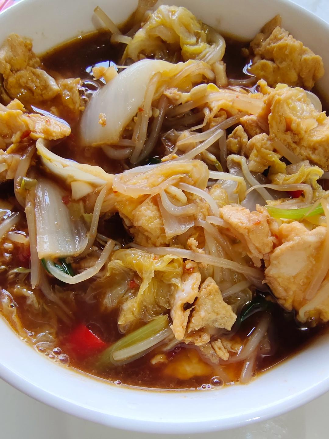 懒人版/豆芽鸡蛋焖面