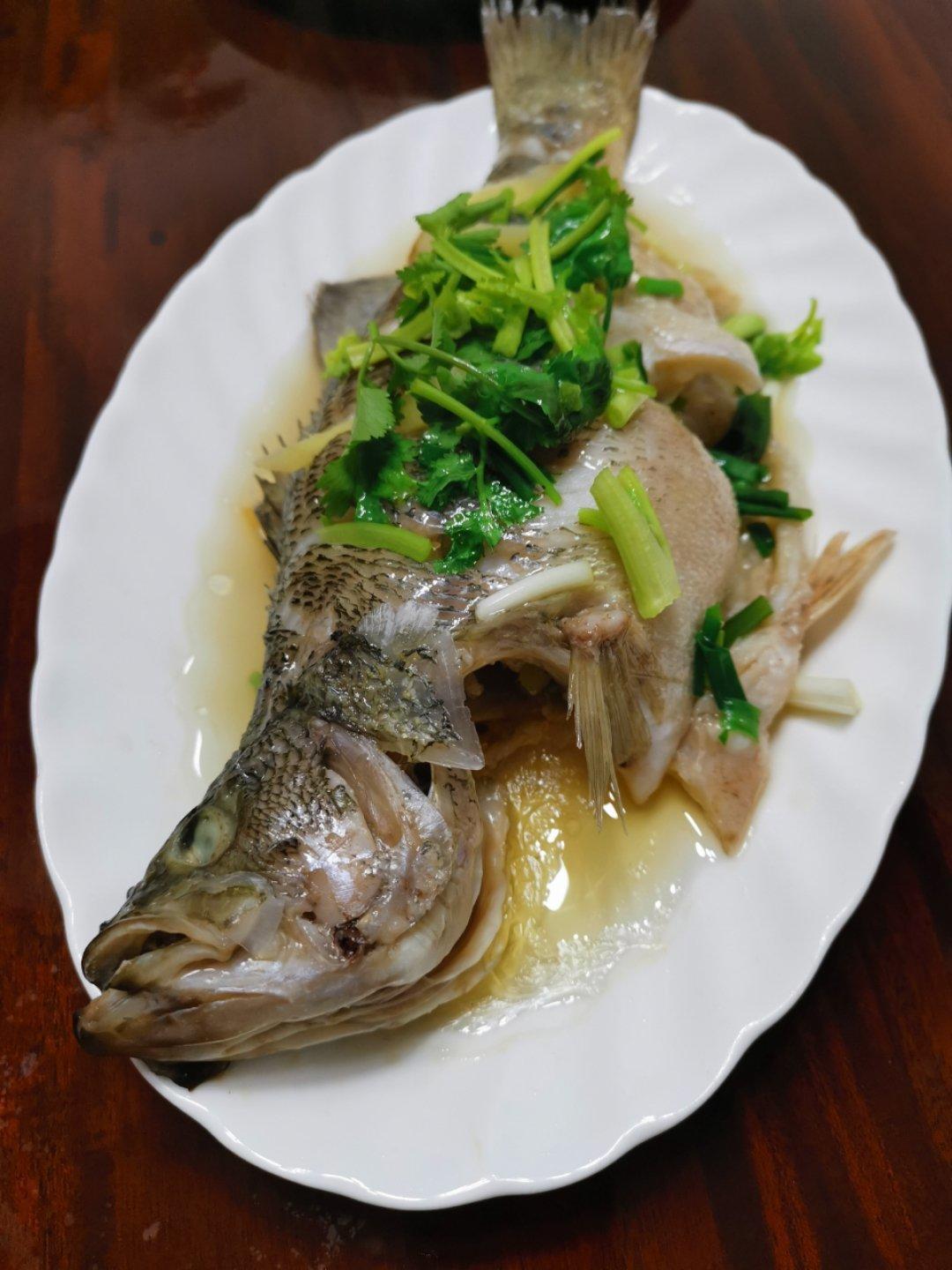 清蒸鲈鱼