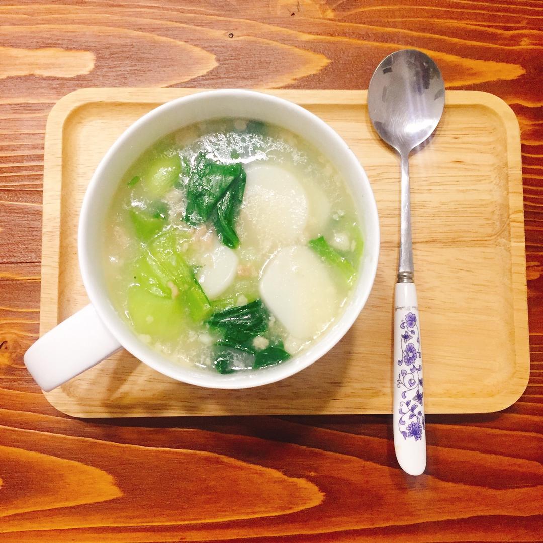 岚默轩晴做的家的味道:青菜肉丝年糕汤