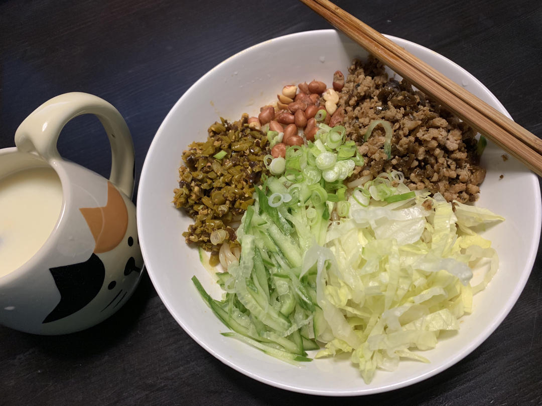 吃三碗不过瘾的懒人拌米粉