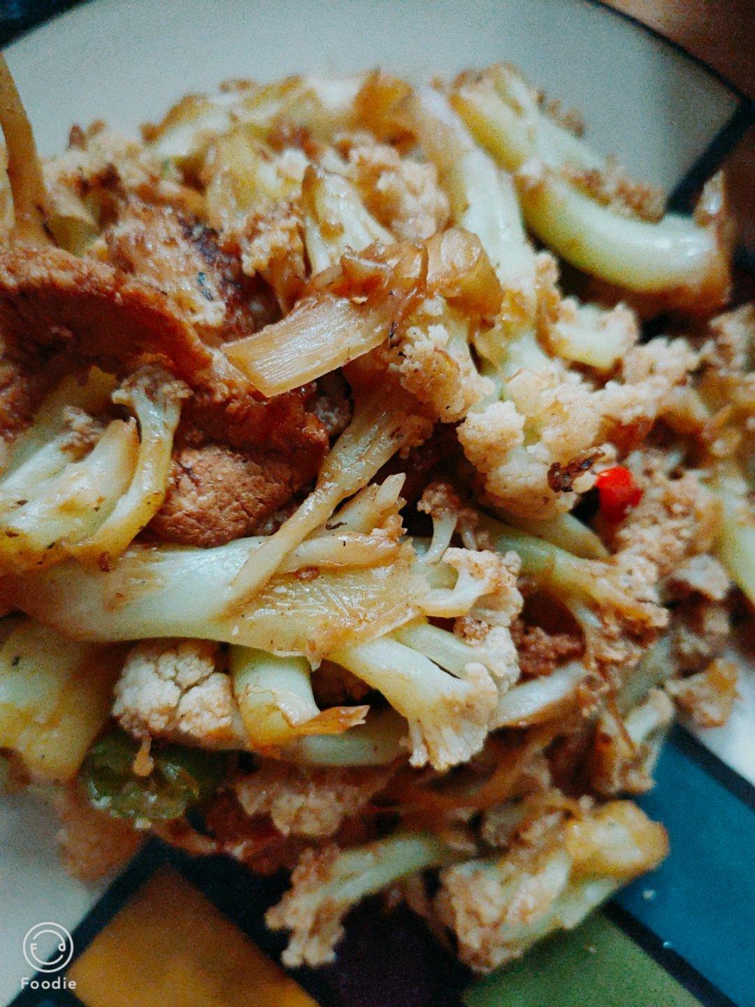 老丁的私房菜-干锅花菜