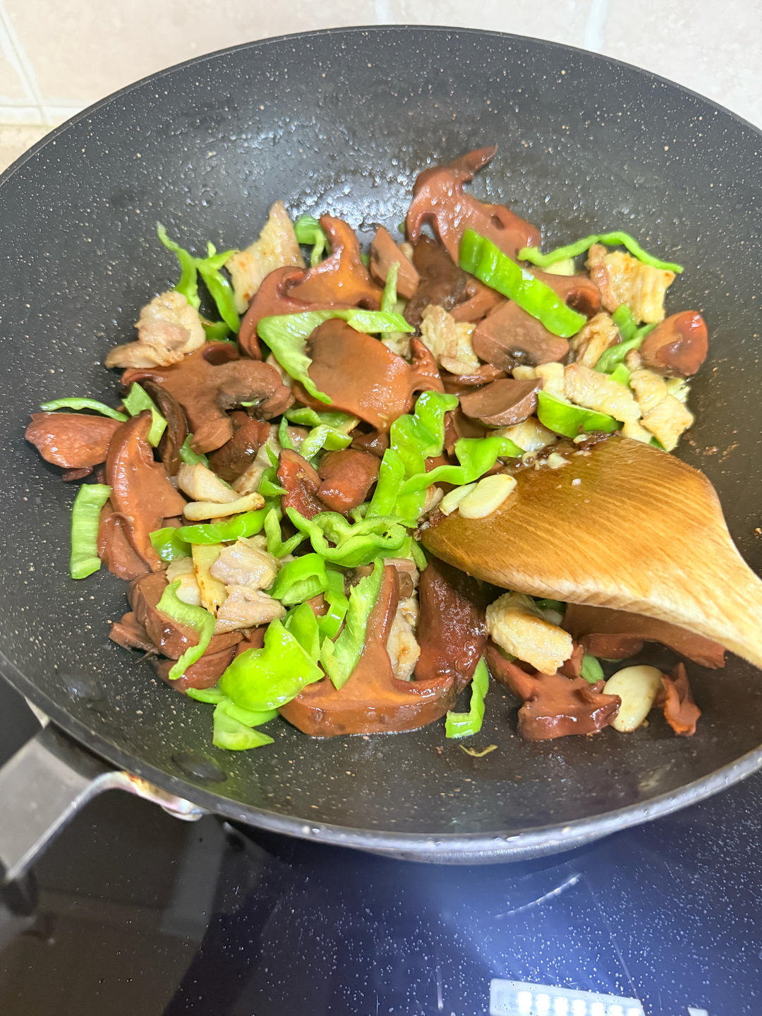 爆炒牛肝菌