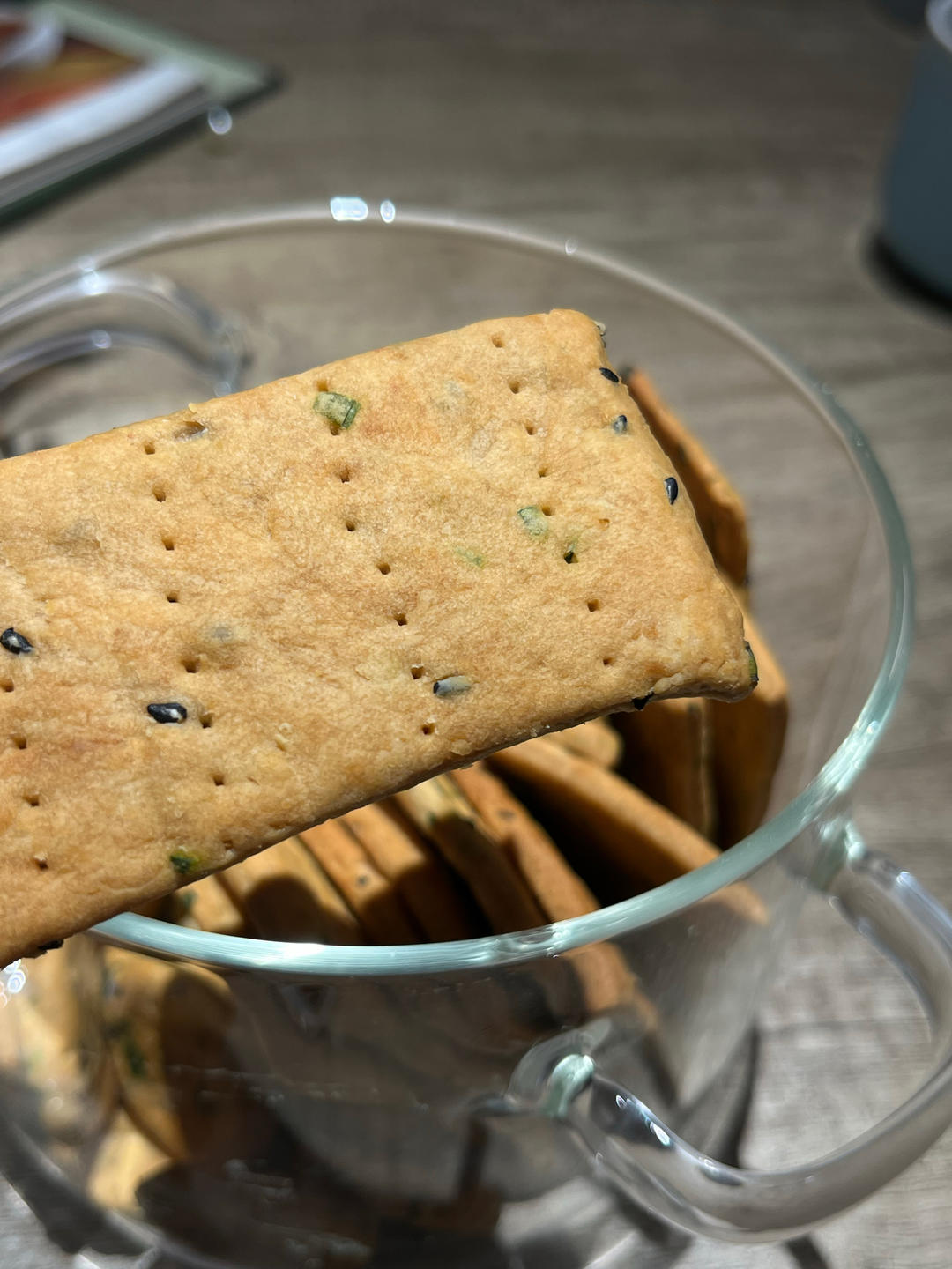 无糖低油‼️搅一搅就能做的香葱苏打饼