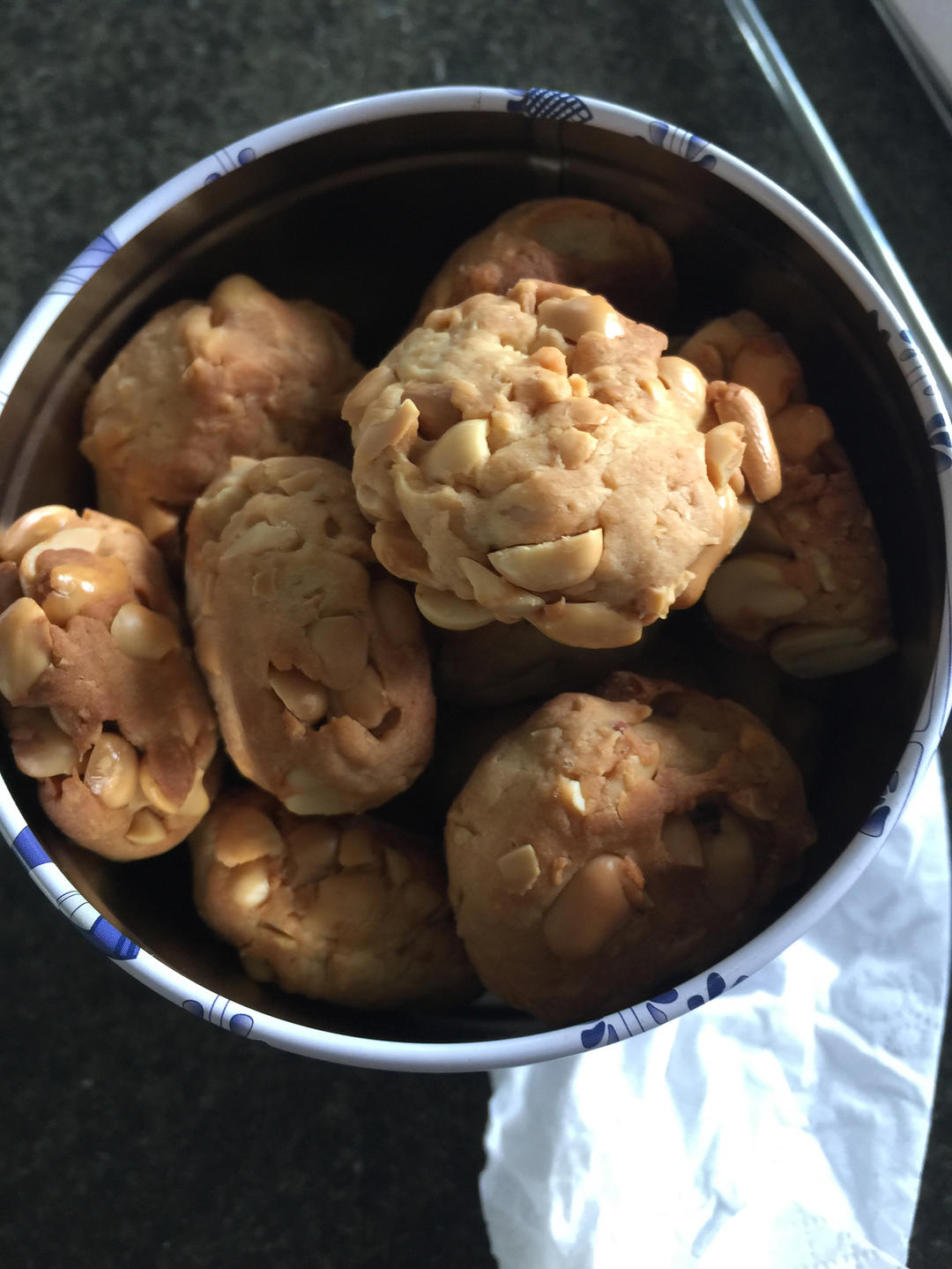 一碗面粉，一把花生，让你在家就能做酥得掉渣的花生酥饼