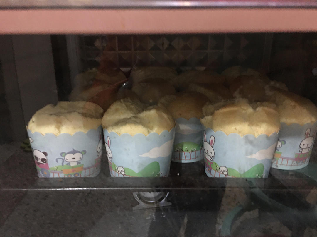 纸杯蛋糕 8寸戚风蛋糕的量