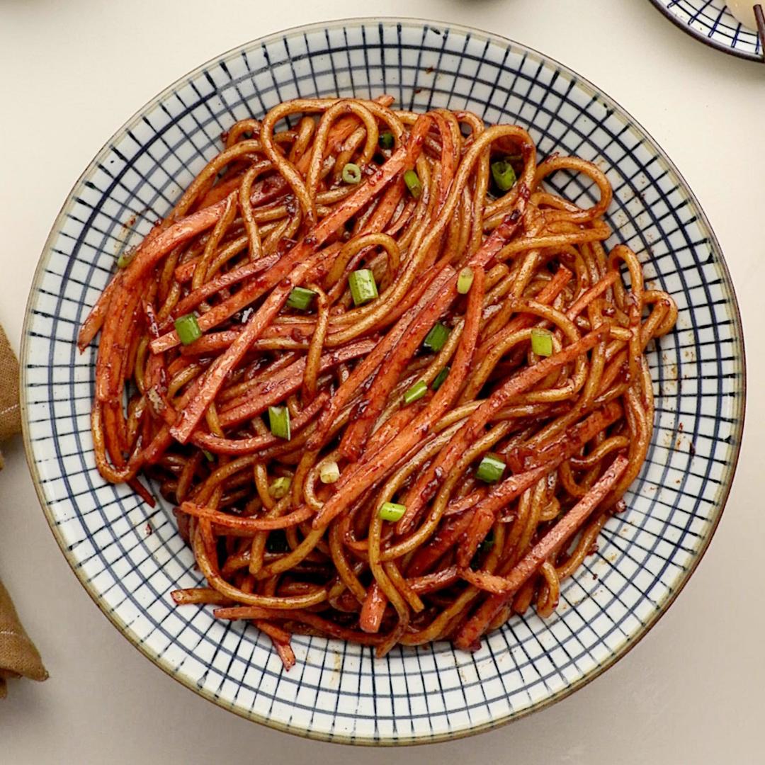 蒜香酱油炒面的做法