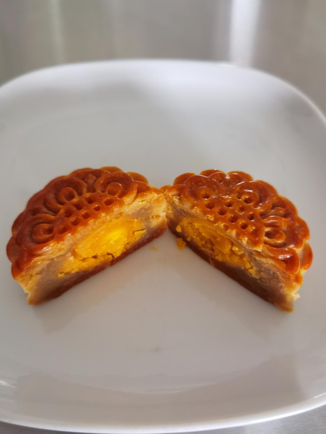 广式莲蓉蛋黄月饼