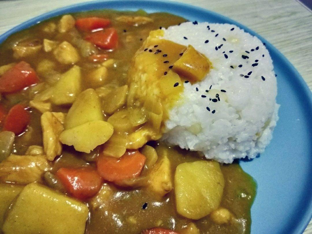 咖喱鸡肉饭