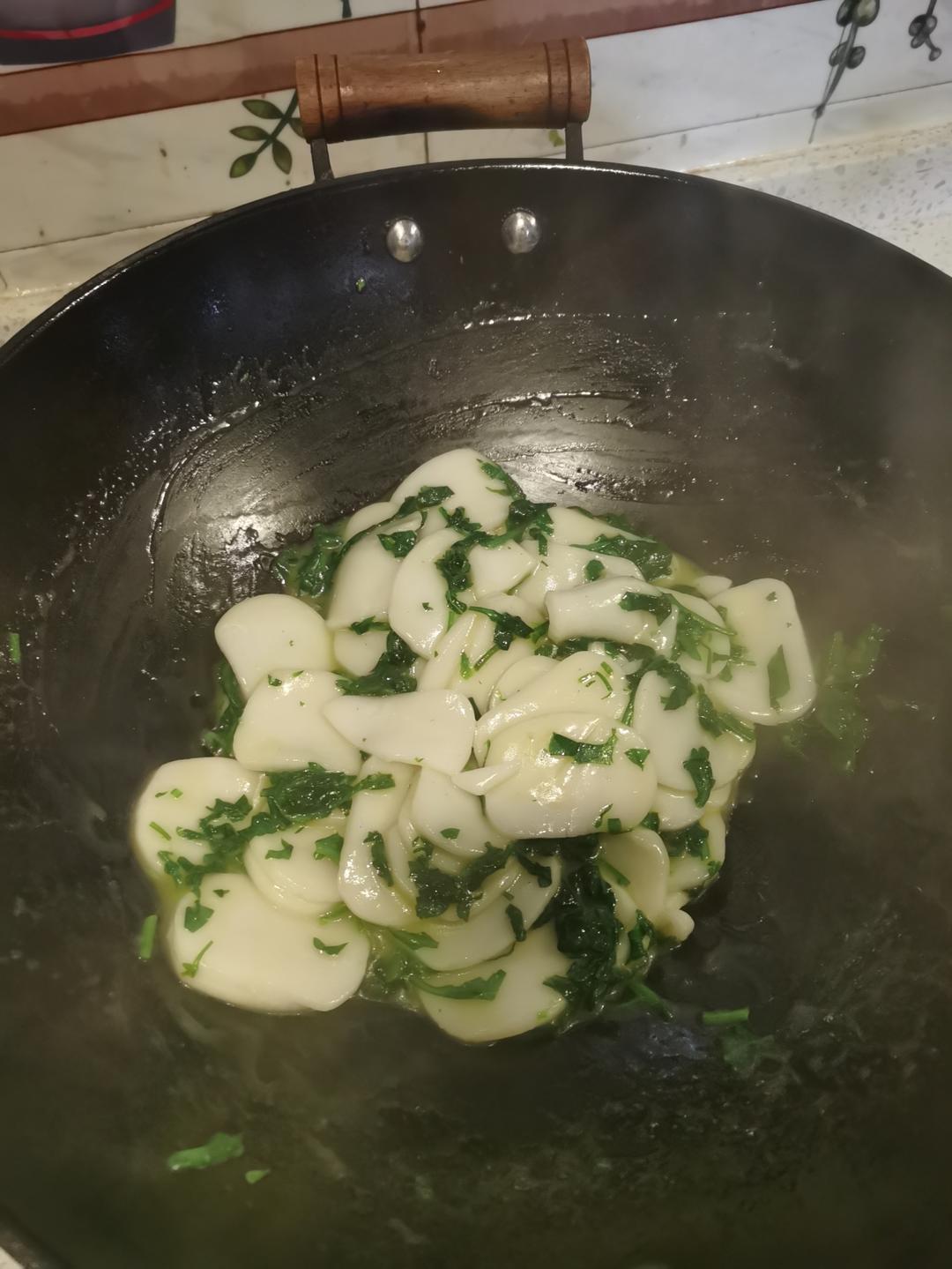 荠菜冬笋炒年糕