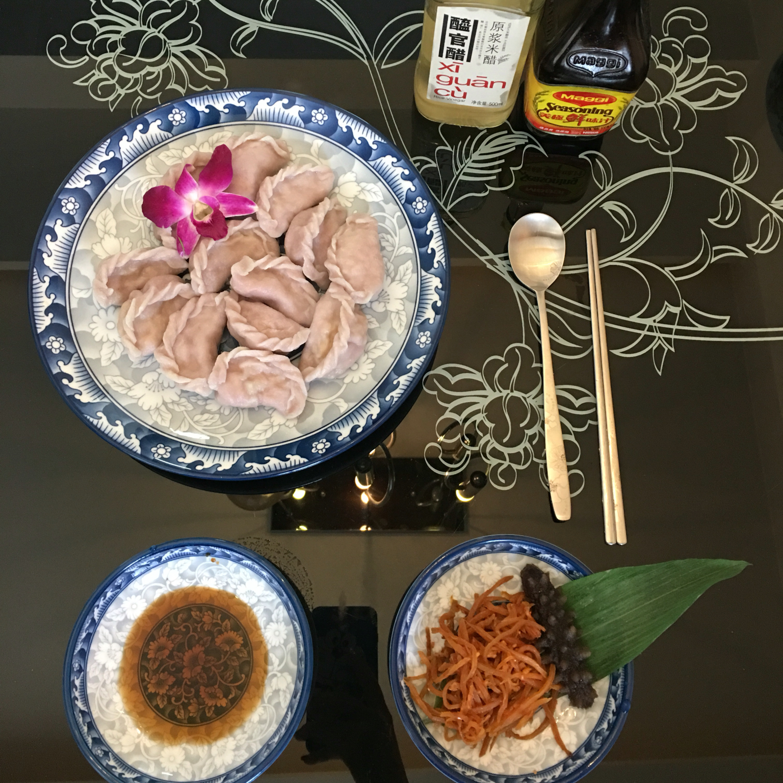 彩色饺子（蔬菜汁）