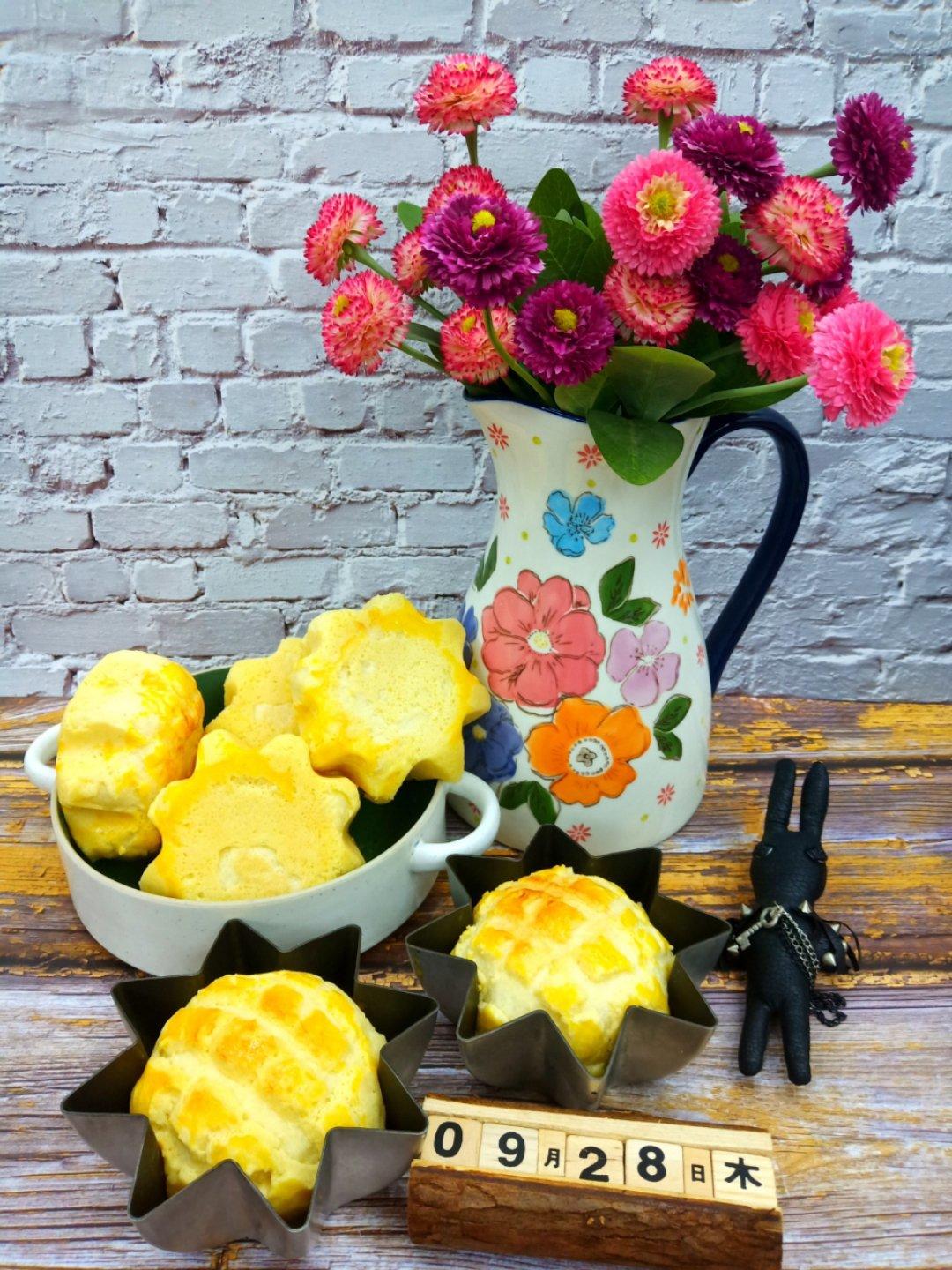 好吃到炸裂的港式菠萝包（附带制作酥皮的小视频）