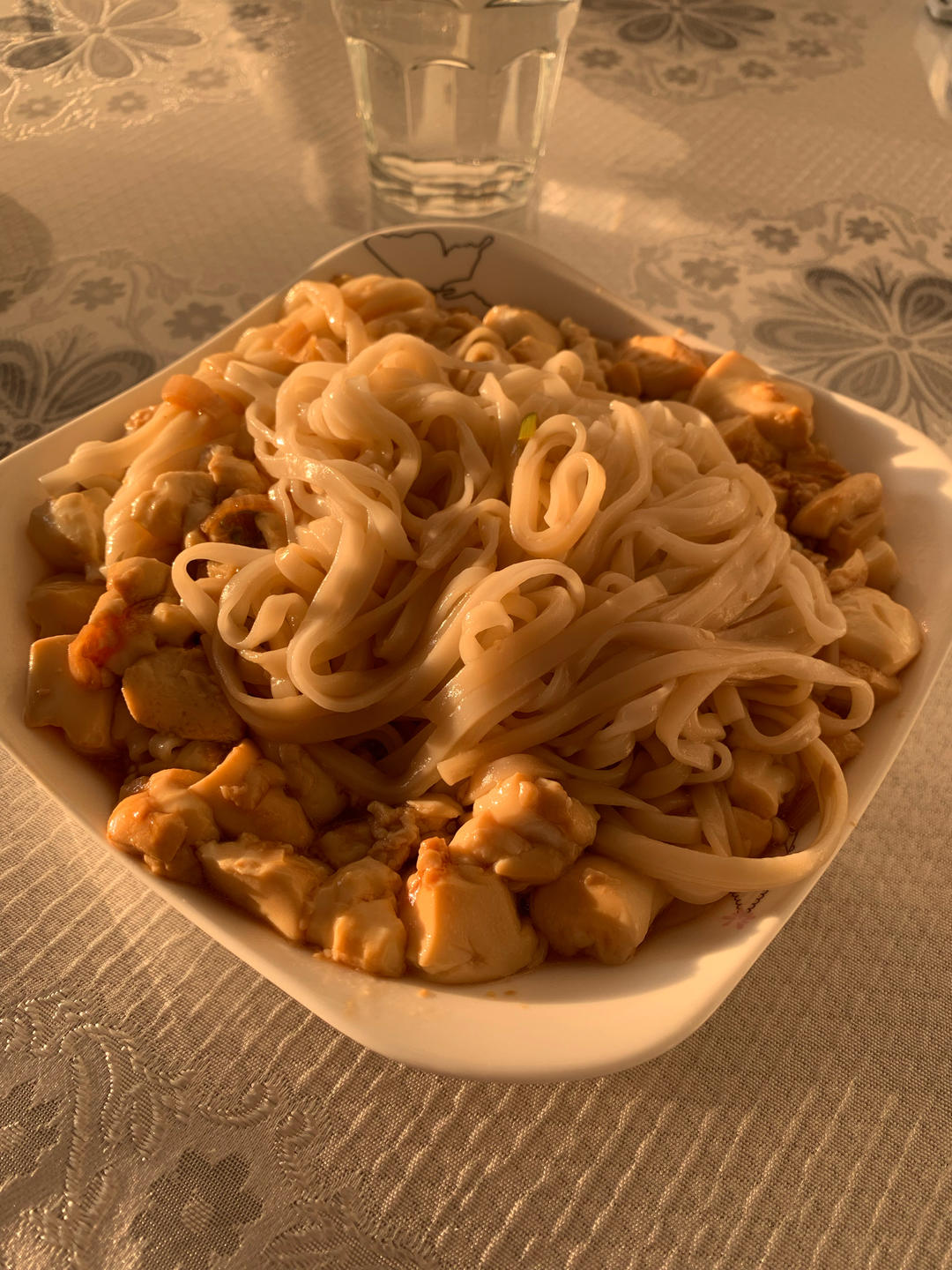 一屋，二人，三餐，四季