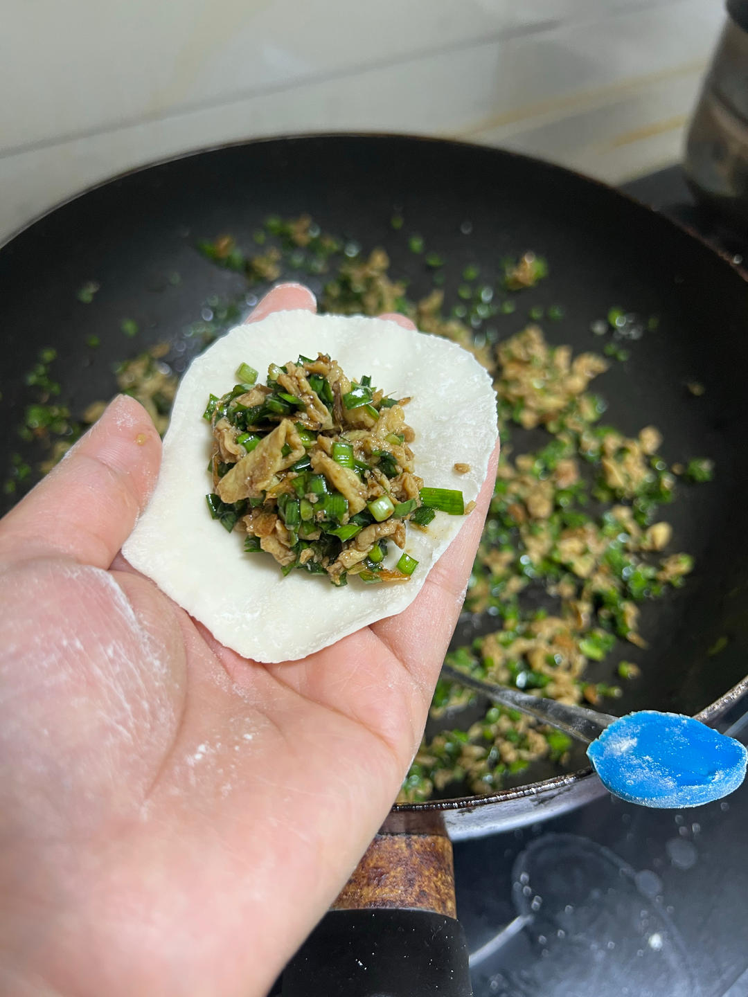 新手也可以做的韭菜鸡蛋馅饺子