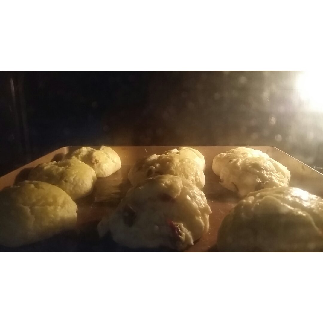 【视频】3分钟 奶油司康Scone(可能是世界上最快手的司康) 消耗淡奶油～