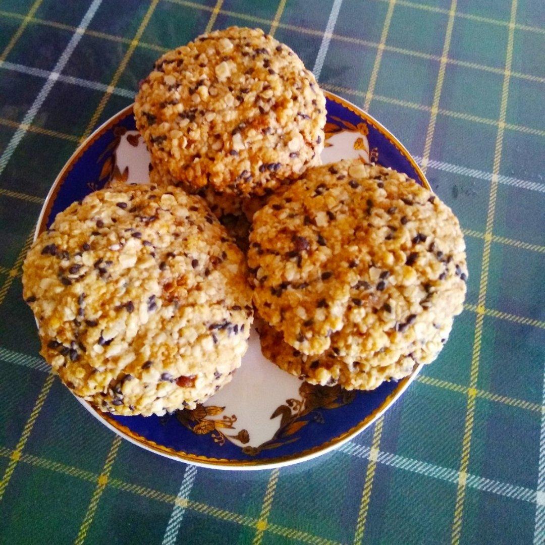 素食:有机燕麦芝麻大饼干