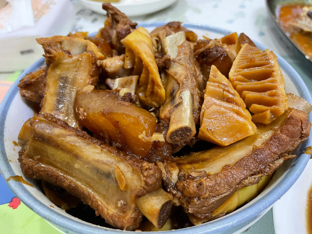 春笋焖排骨