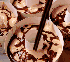 咖啡大理石纹火锅戚风蛋糕 | C76烤箱的做法 步骤13