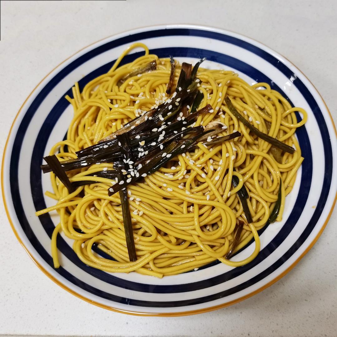 10分钟搞定的一碗葱油拌面