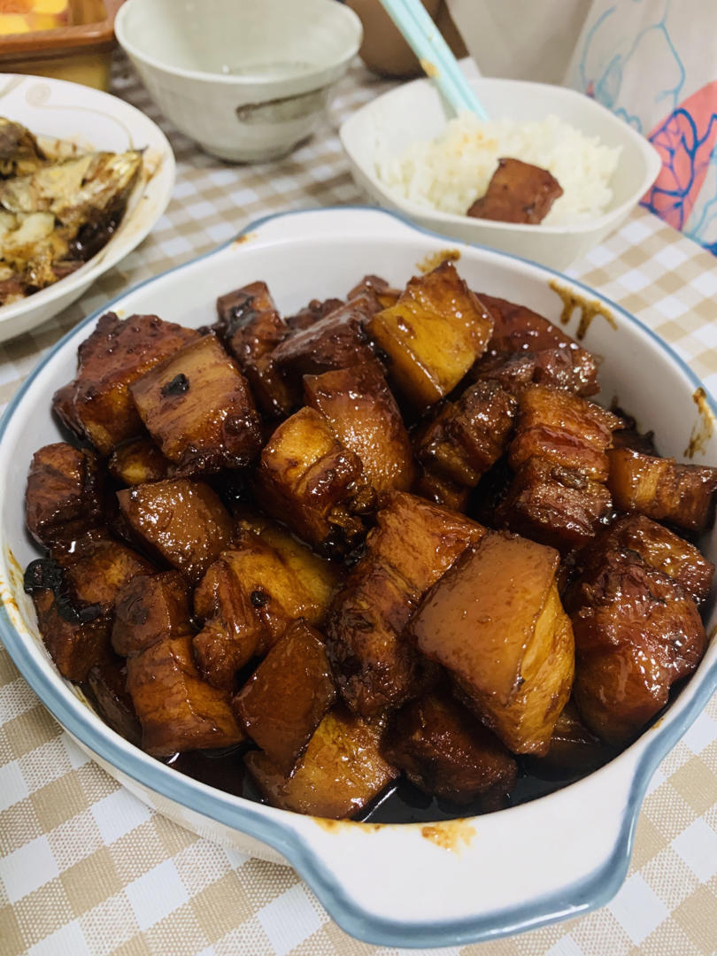吃一块想两块不油不腻红烧肉