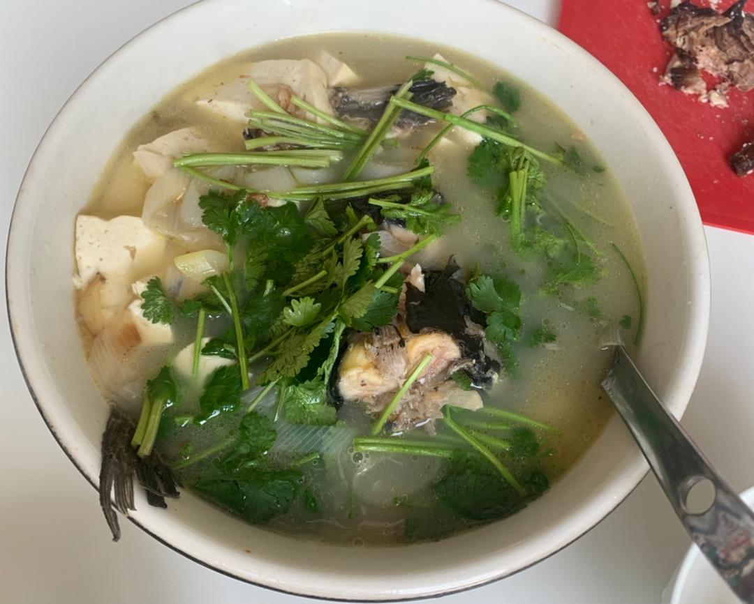 鱼头豆腐汤（白如牛奶）