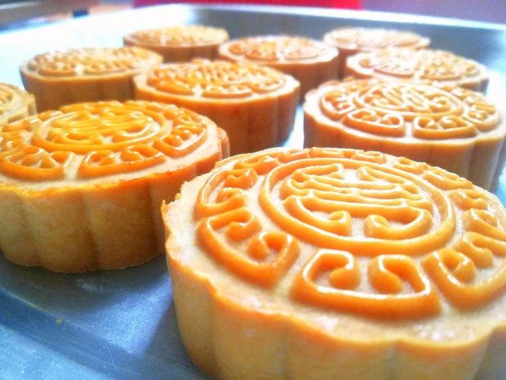 广式月饼—蛋黄莲蓉月饼