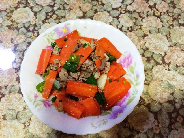 胡萝卜炒肉片