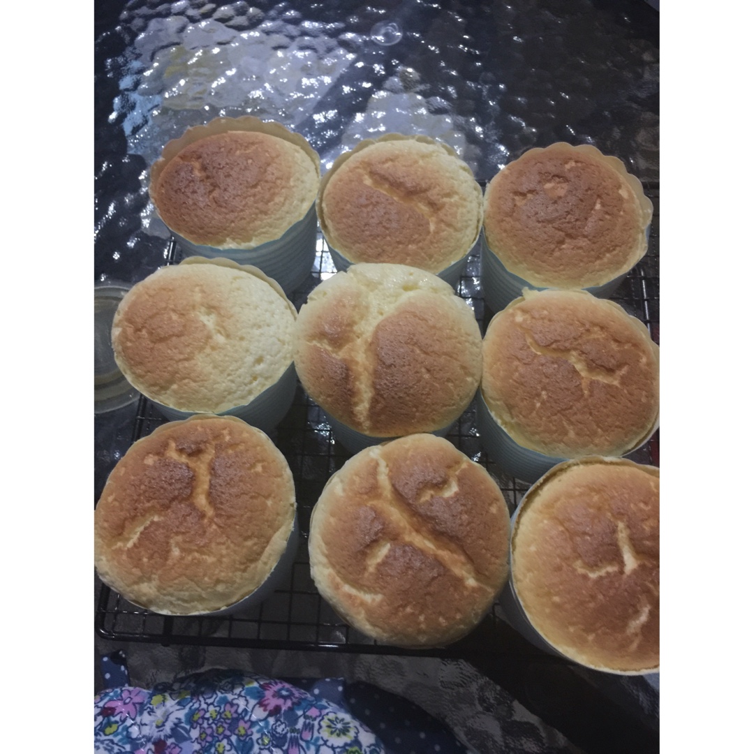消耗淡奶油之作——淡奶油小蛋糕