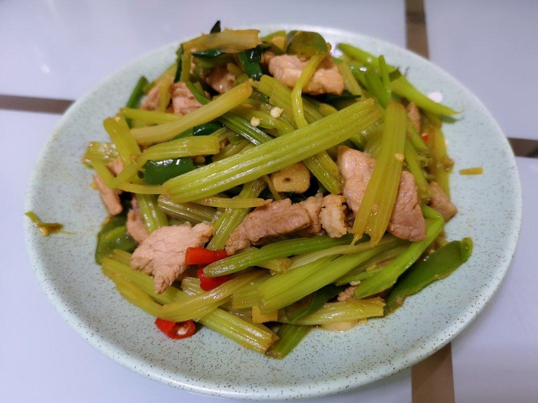 芹菜炒肉