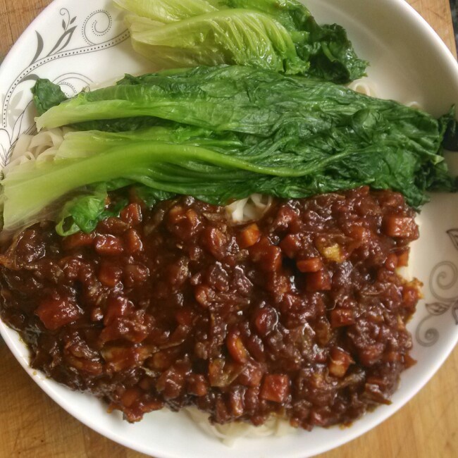 肉香素炸酱面（蛋素，植物五辛素）