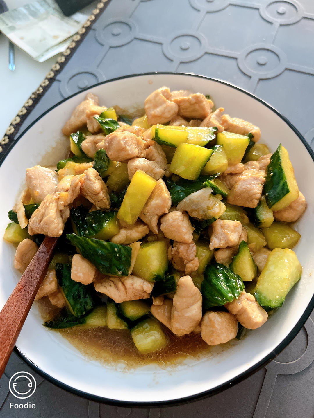 清爽好吃！低脂美味～黄瓜炒鸡胸肉丁