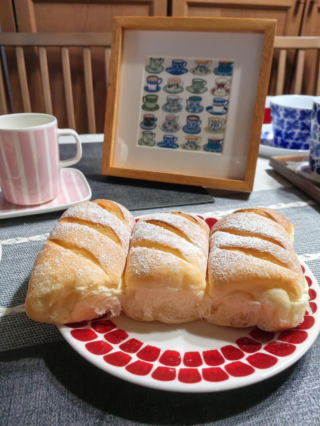 波兰种牛奶面包卷