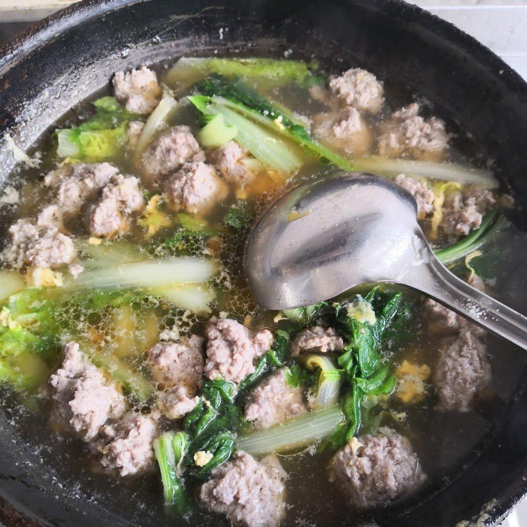小白菜丸子汤