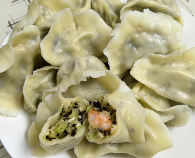 圆白菜虾仁木耳鸡蛋水饺 圆白菜虾仁木耳鸡蛋水饺
