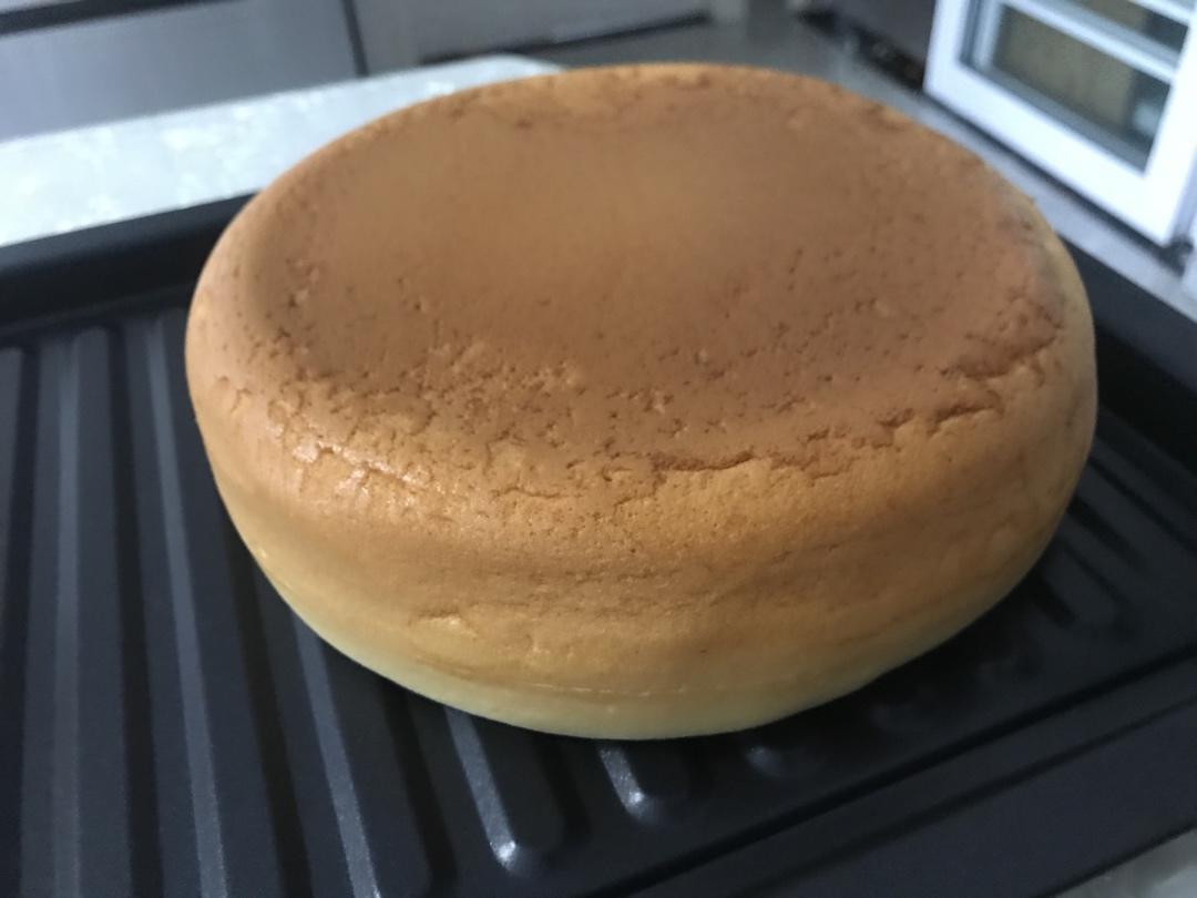 第一次做电饭锅版蛋糕，完美。