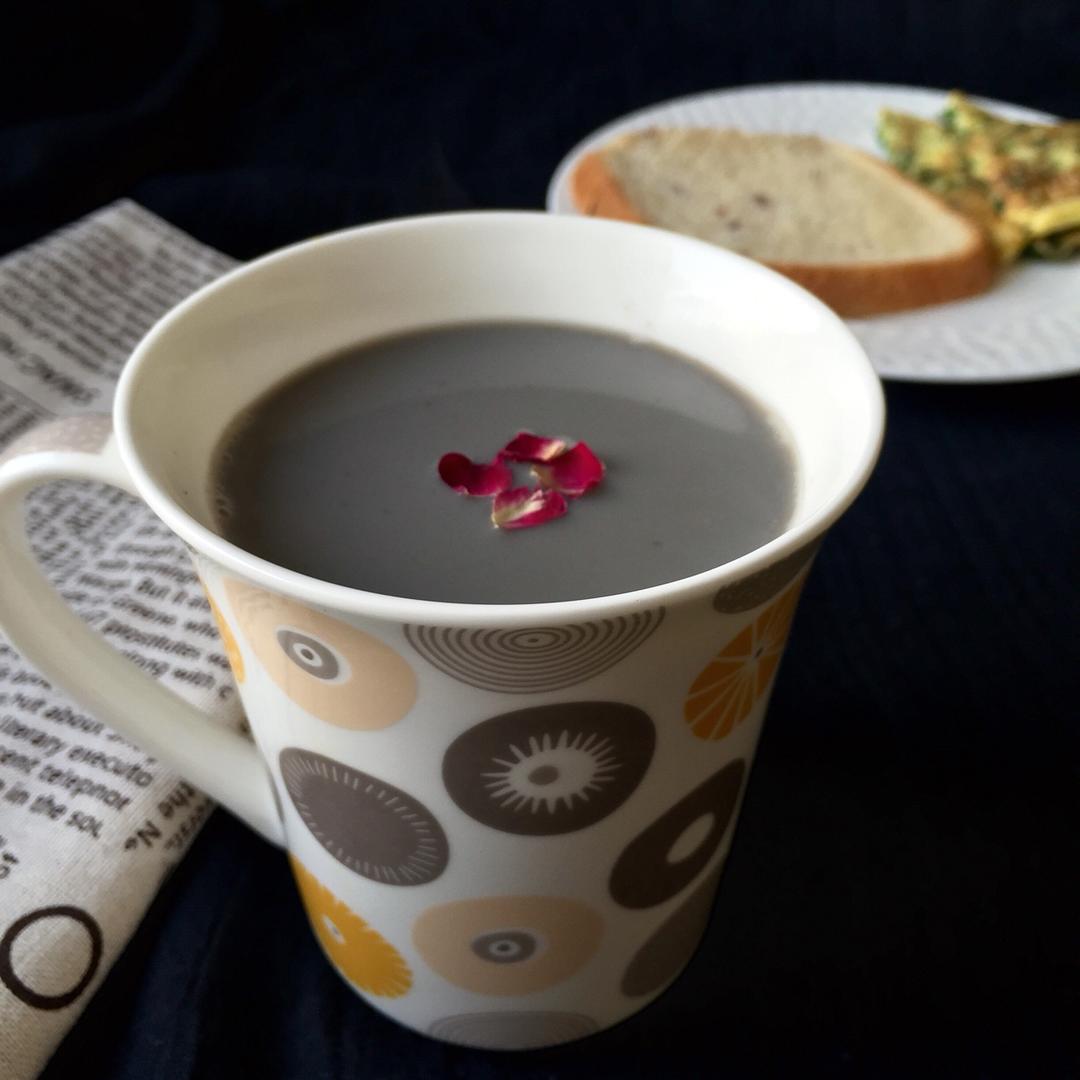 吃馨布改做的芝麻花生黑豆浆