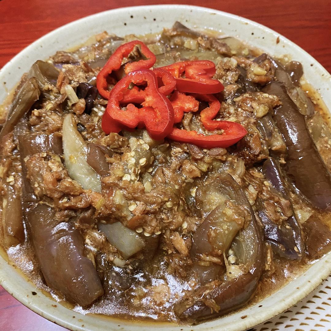 贫穷料理·三文鱼碎焖茄子的做法