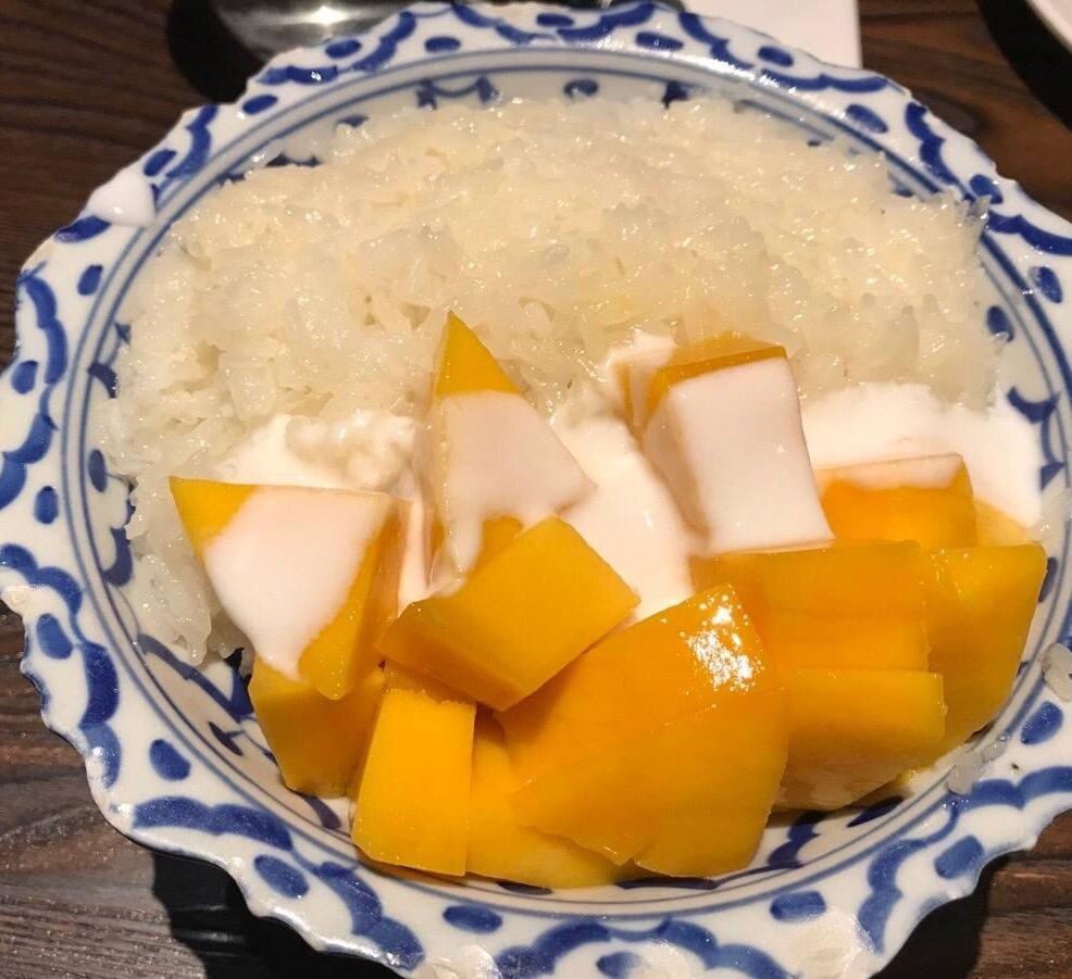 椰浆芒果糯米饭（附芒果玫瑰花做法）