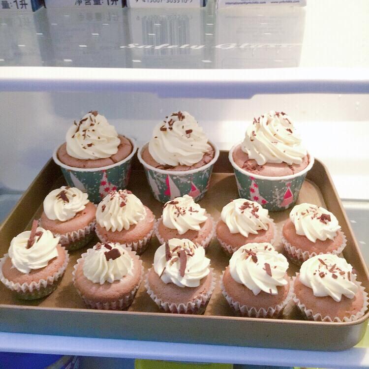 淡奶油纸杯蛋糕