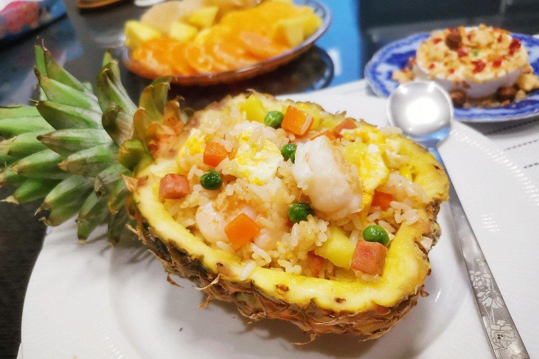 虾仁菠萝炒饭