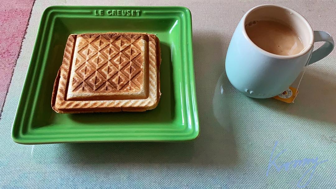 巨简单的Bruno轻食机早餐：烘烤三明治