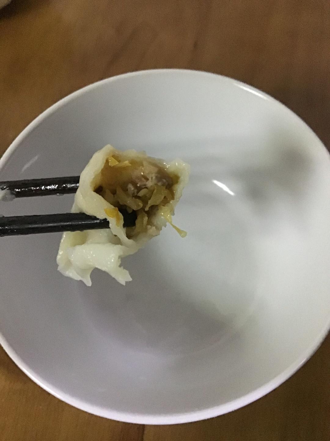 东北-放了猪油渣的酸菜猪肉馅饺子