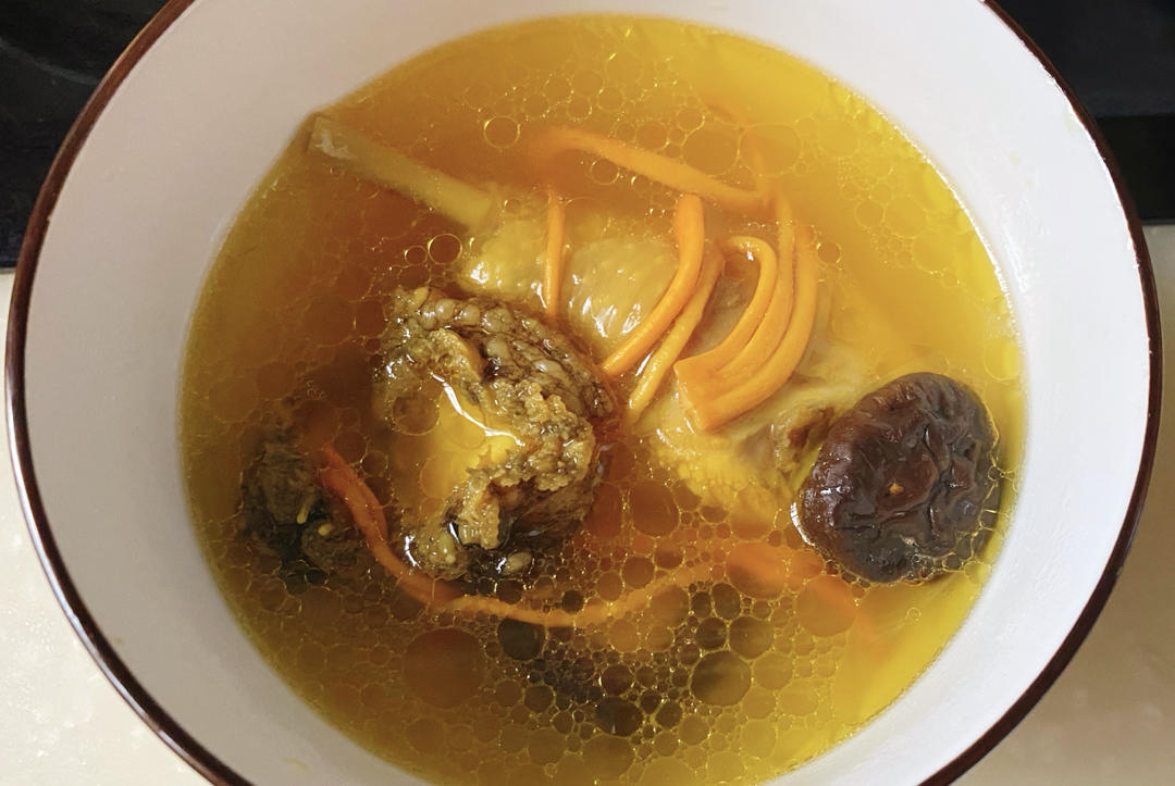 暖胃益气、增强免疫力虫草花鲍鱼鸡汤